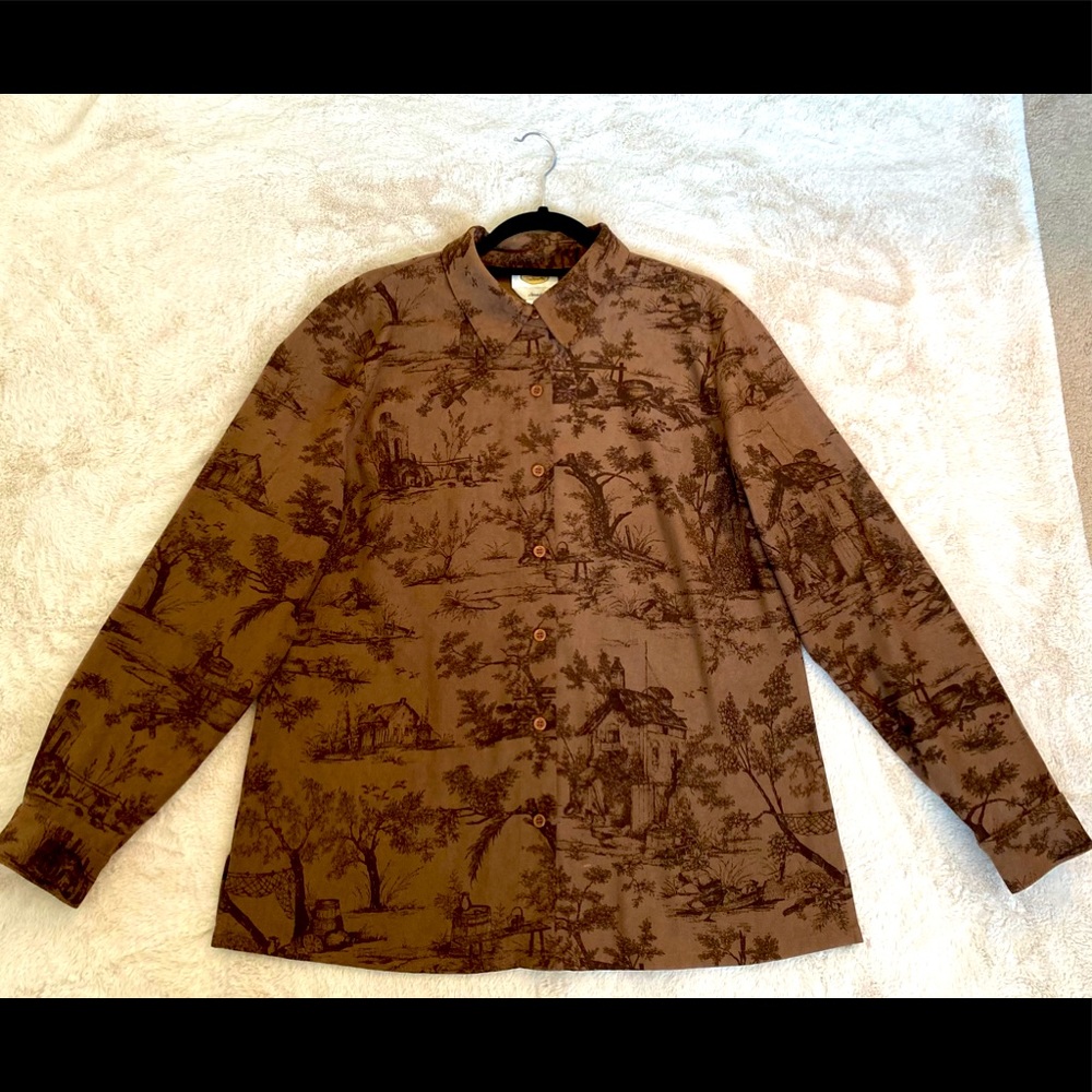 Long sleeve shirt.